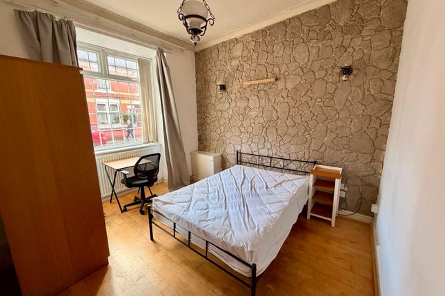 133, Manchester photo 5