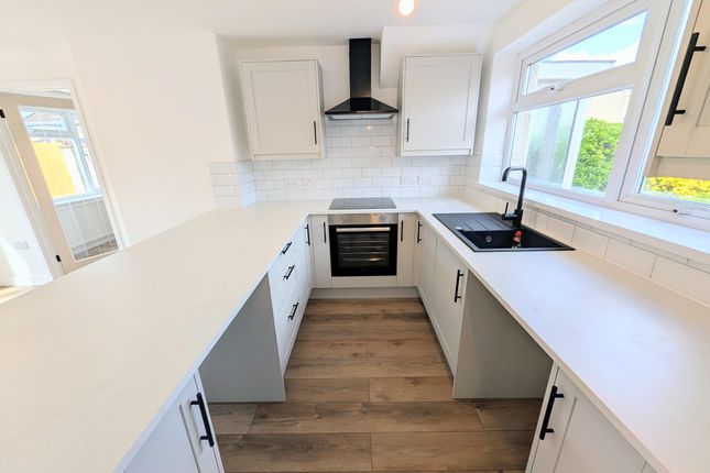 3, Cardigan Close, Cwmbran photo 2
