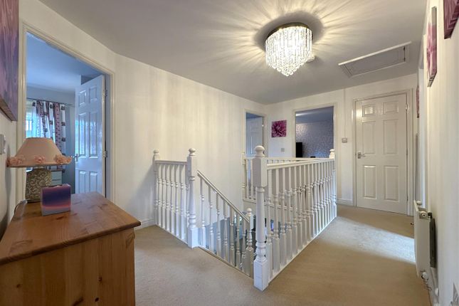 Galleried First Floor Landing 340
