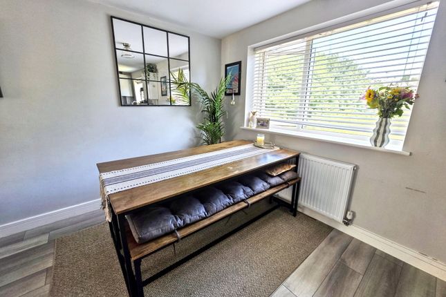 26B, Dellohay Park, Saltash photo 4