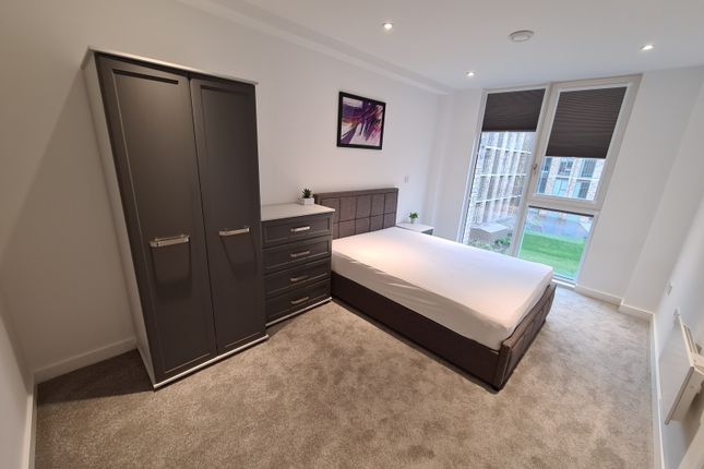 Flat to rent in Boundary Lane, Manchester