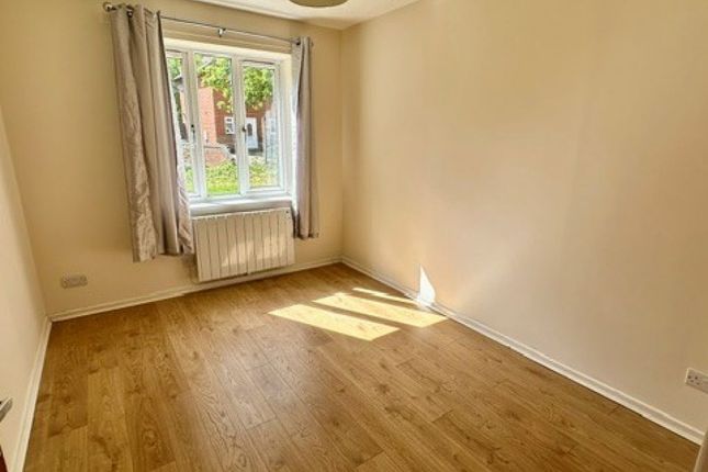 19, ADWOOD COURT, THATCHAM photo 4