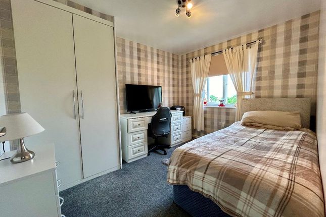 Town house for sale in Kilner Way, Castleford