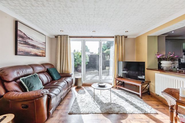 9, Millers Close, Wellingborough photo 3