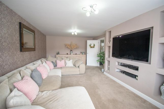 14, Belfry Way, Ripley photo 3