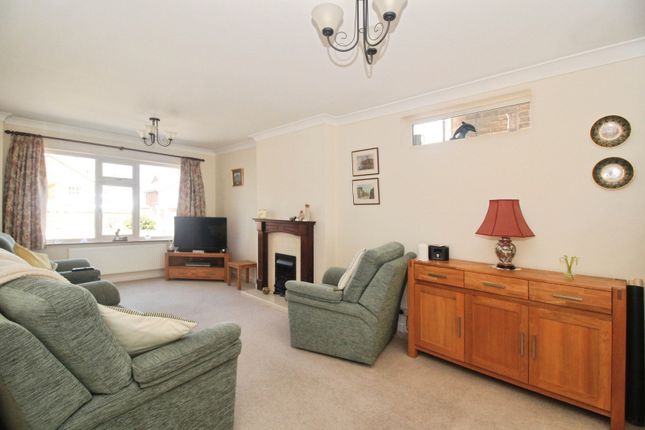 65, Arnolds Crescent, Leicester photo 4
