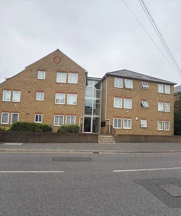Thumbnail Flat to rent in The Pavillion, Gravesend