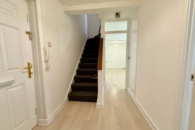 3, Morlais Court, Caedraw, Merthyr Tydfil photo 2