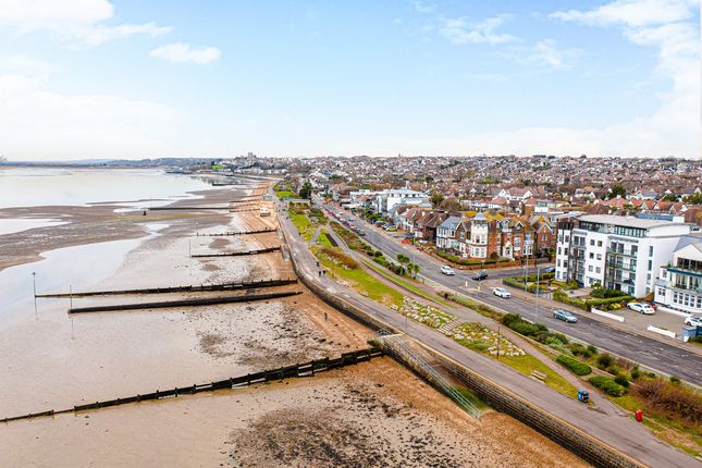 37, Chalkwell Esplanade, Westcliff-on-sea photo 2