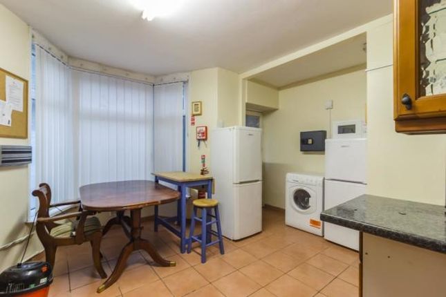 29, Broadway, Pontypridd photo 3