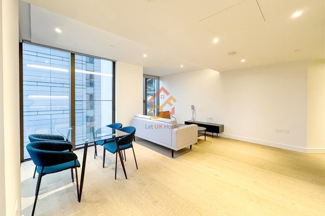 Apartment 1101, Harcourt Tower, 67 Marsh Wall, London photo 3