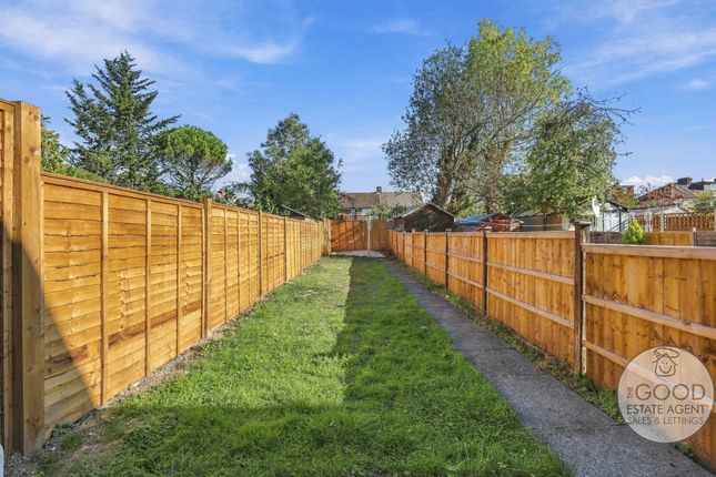 43, Cheltenham Gardens, Loughton photo 4