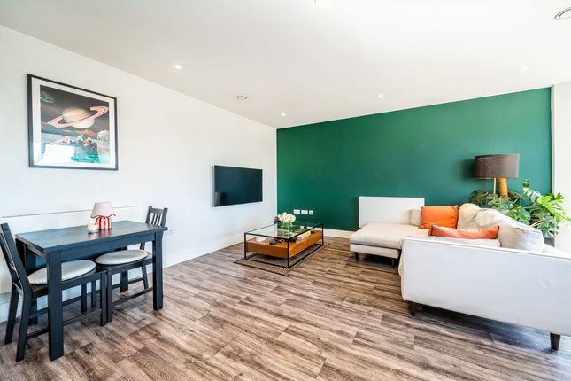 Flat 36, Ironmonger Court, White Bear Lane, Hounslow photo 2