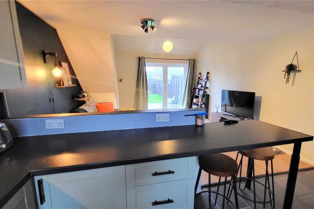 7, Jeanneau Close, Dorset photo 4