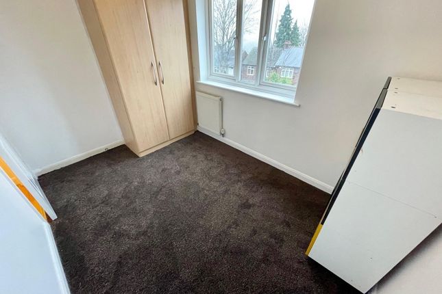 Flat for sale in Treetop Close, Luton, Bedfordshire