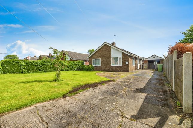 Thumbnail Detached bungalow for sale in Stow Road, Willingham By Stow, Gainsborough