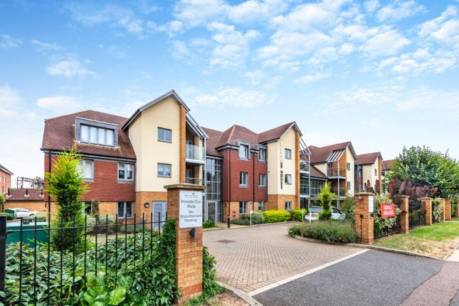 Studio flat on 44, Eleanor House, St Albans, £350,000