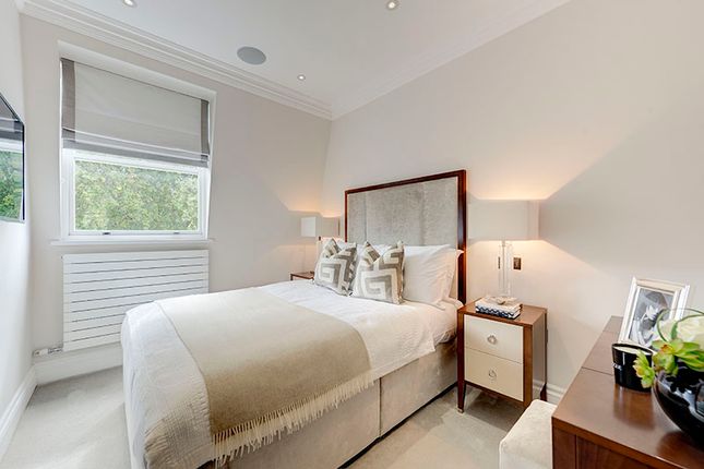 Flat to rent in Kensington Gardens Square, Bayswater