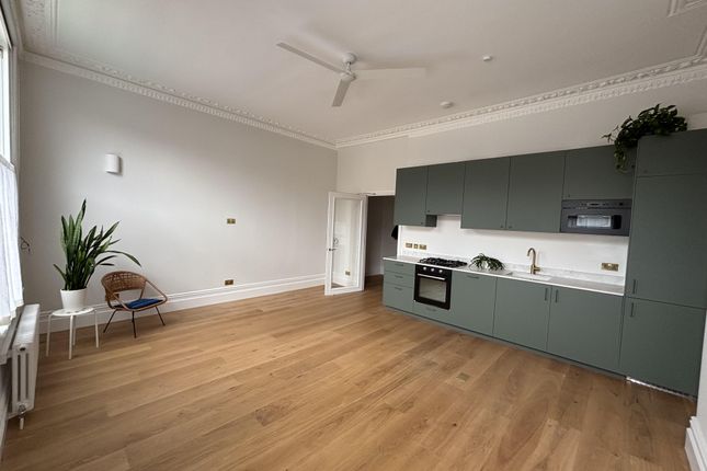 357, North End Road, London photo 2