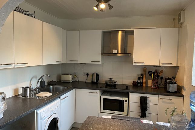 Studio to rent in Park View Road, London