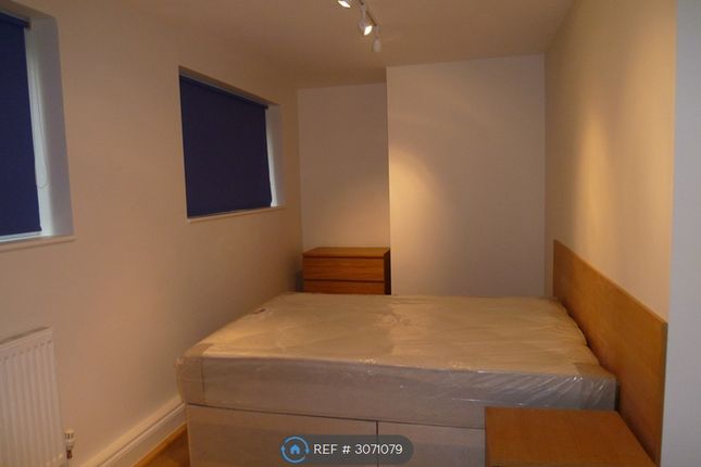 C, Carlton Drive Putney, London photo 5