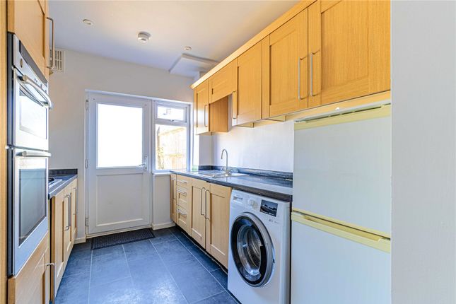 62, Milton Drive, Hertfordshire photo 4