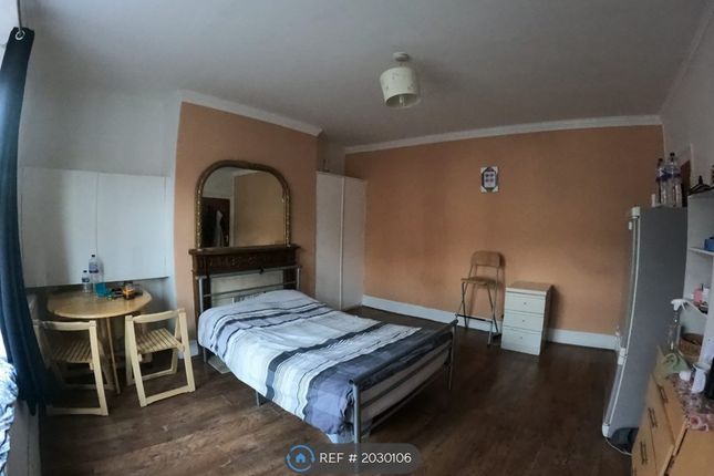 Room to rent in High Street Poole Dorset, Poole