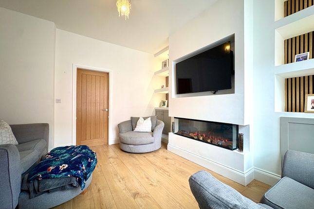 21 Second Avenue, Wigan photo 4