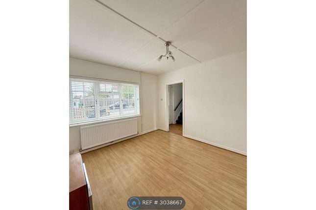 Grange Road, Chessington photo 3