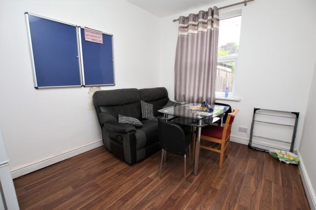 16, St Catherines Grove, Lincoln photo 4