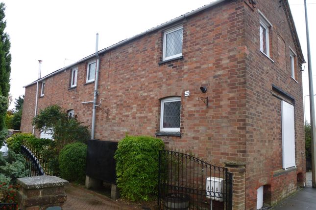 Flat to rent in Station Street, Donington, Spalding