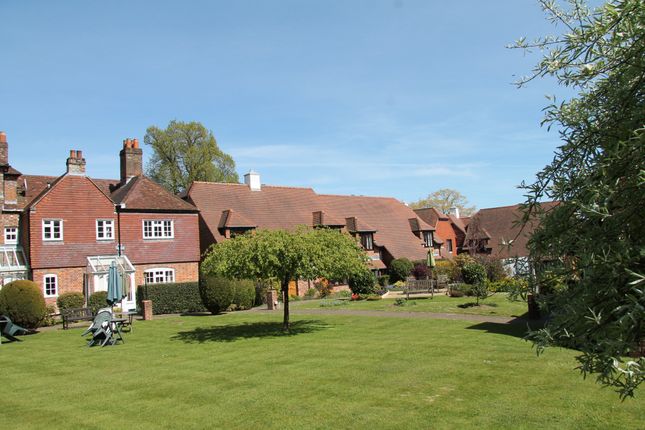 15 Upper House Court, Winchester Road, Wickham photo 4