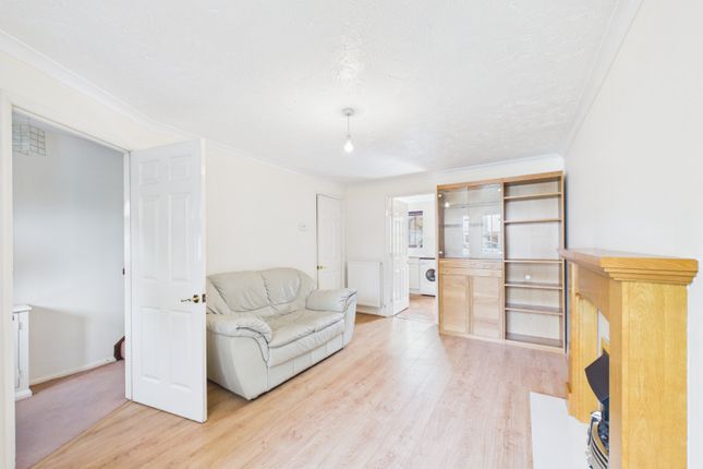 31, Waterhouse Mead, Sandhurst photo 2