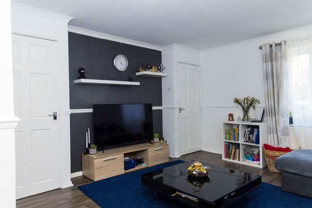 22 Harebell Close, Milton Keynes photo 2