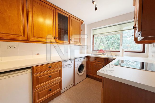 4, Knighton Close, Reading photo 3