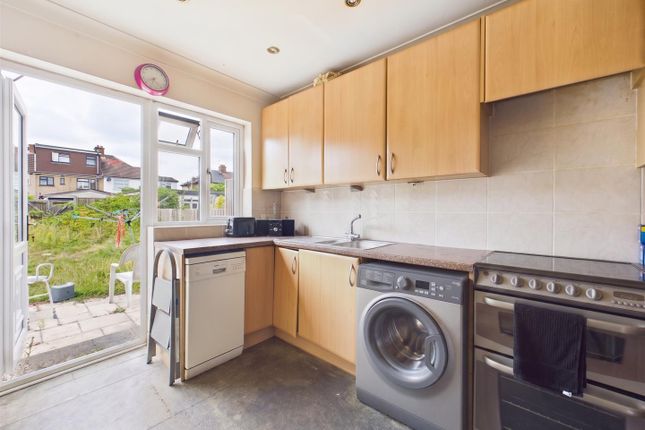 66, Hatherleigh Road, Ruislip photo 4
