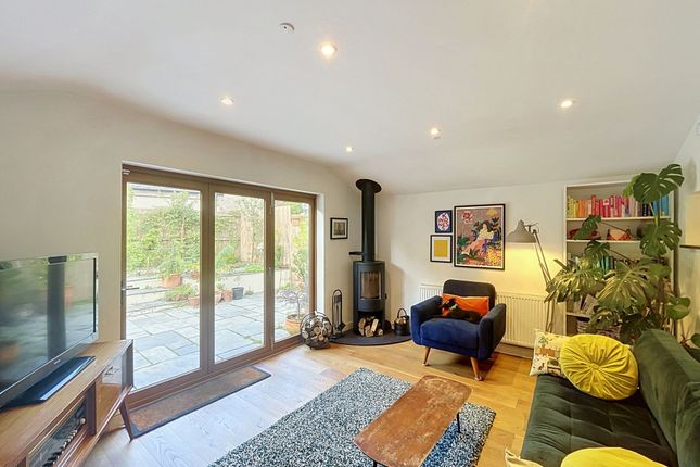 47 High Street, Bridgend photo 4