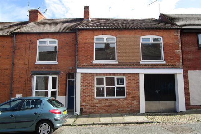 Maisonette to rent in Junction Road, Northampton