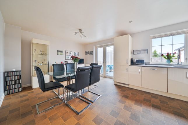 12, Poppy Way, Hampshire photo 4