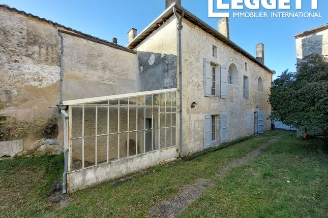 Villa for sale in Villebois-Lavalette, Charente, Nouvelle-Aquitaine