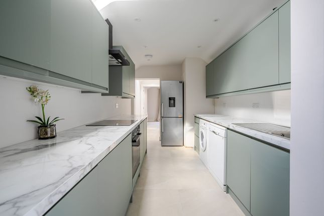 23 Victoria Road, Ascot photo 4