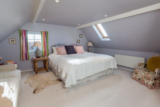 Detached house for sale in Bowers Hill Evesham, Worcestershire