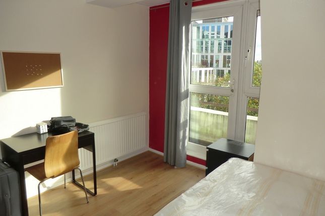 Thumbnail Room to rent in Room 2, Brewers Court, London