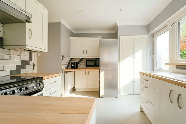 5, Bay Trees Close, Littlehampton photo 2