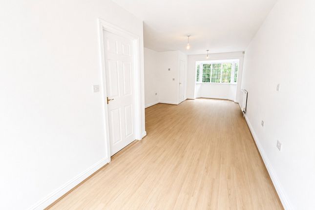 2, Edwinstowe Close, Brierley Hill photo 3