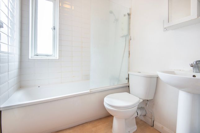Flat for sale in Oxford Road, London