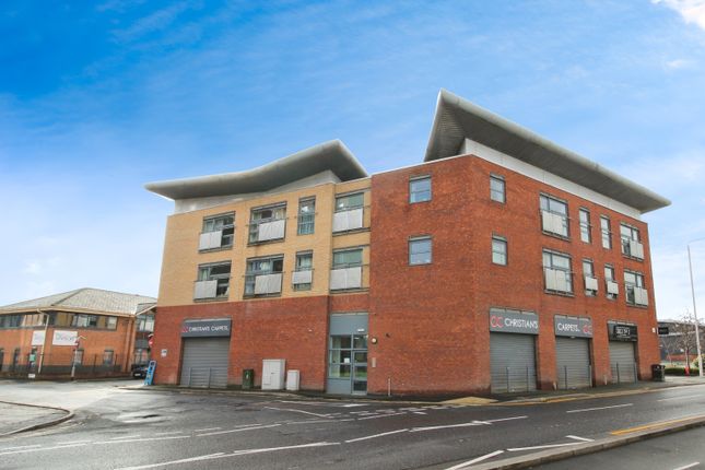Flat 24/The Point, 3 Whitehall Place, Leeds photo 3