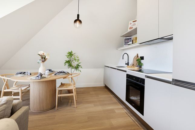 Flat 8, Acton photo 3
