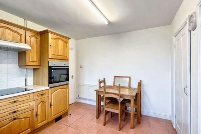 3a Bakers Way, Bridgend photo 3