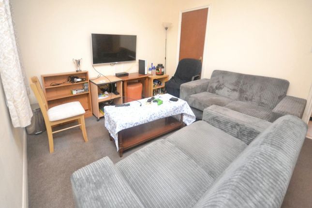 34, Pitcroft Avenue, Reading photo 3